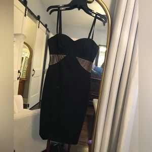 .Kim Kardashian black sleek dress